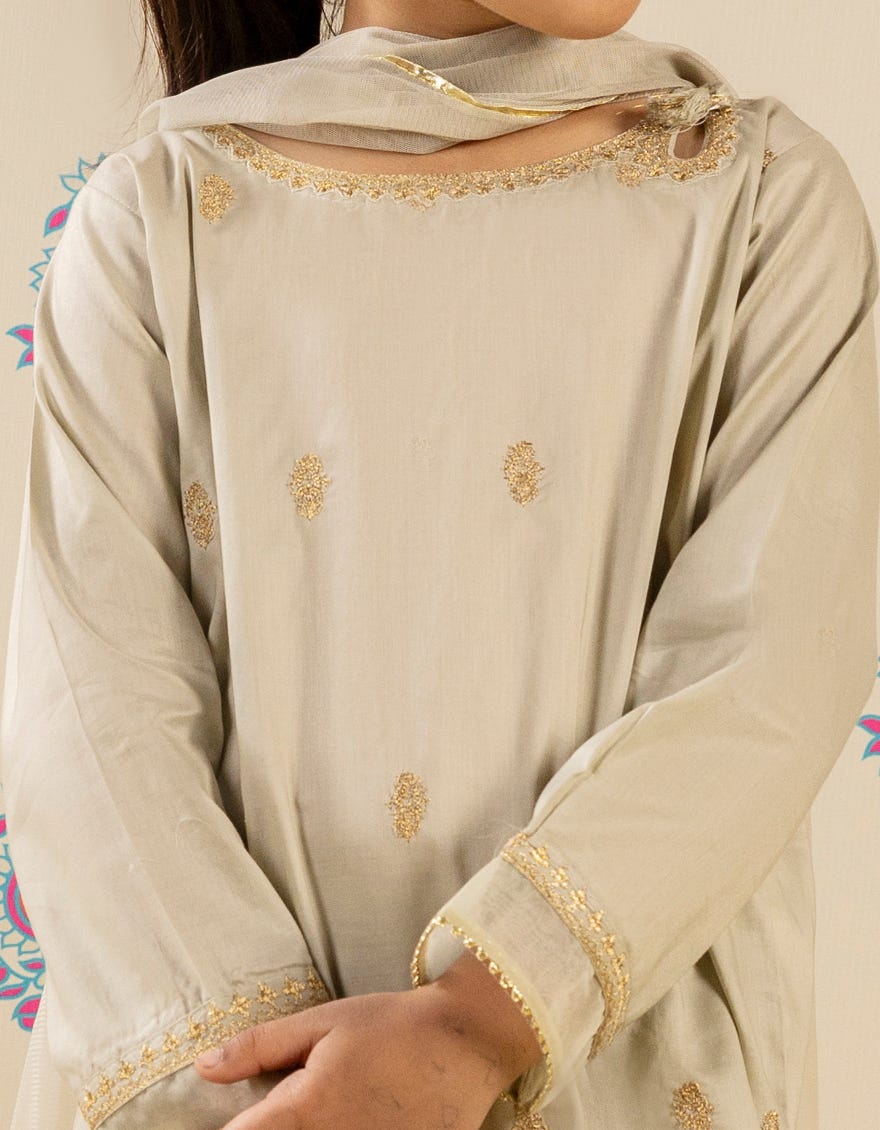 GREEN LAWN EMBROIDERED 3PC | JGK-S-JGP-25-1509