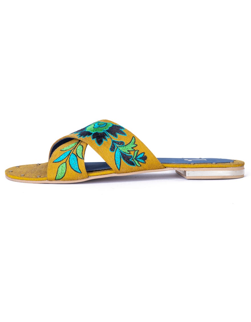 mustard-chappal-jlfwc-22-014