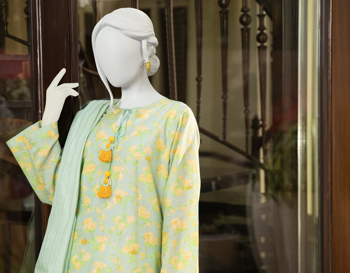 JLAWN-S-JDS-22-1052 Lory