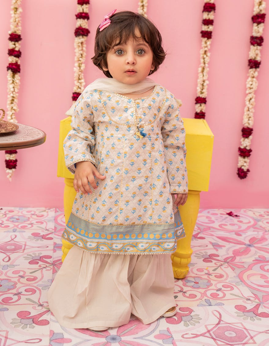 Ivory Lawn Stitched 3 Piece | Jgk-S-24-1923