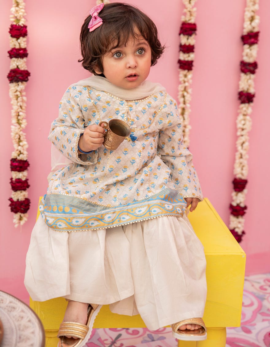 Ivory Lawn Stitched 3 Piece | Jgk-S-24-1923