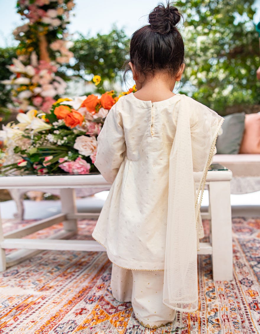 OFF WHITE KHADDI EMBROIDERED 3PC STITCHED