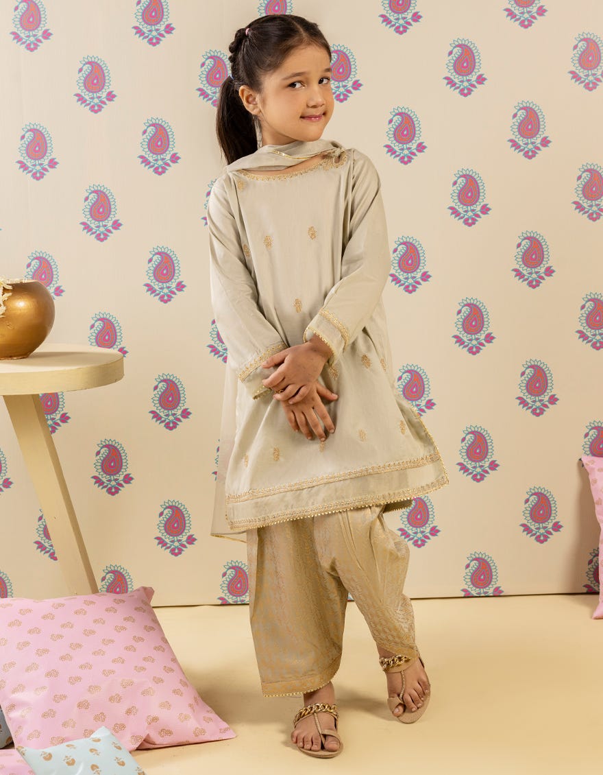 GREEN LAWN EMBROIDERED 3PC | JGK-S-JGP-25-1509