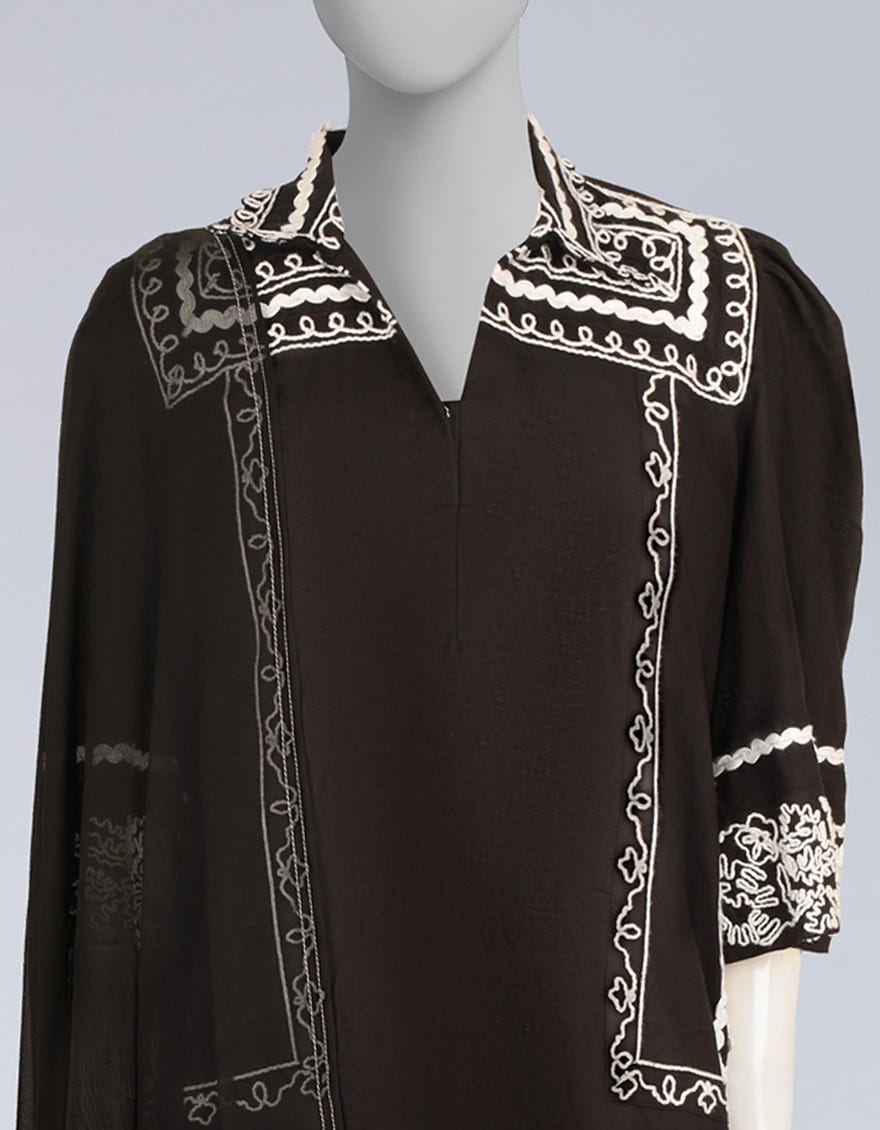black-lawn-embroidered-3pc-stitched-jls25207s