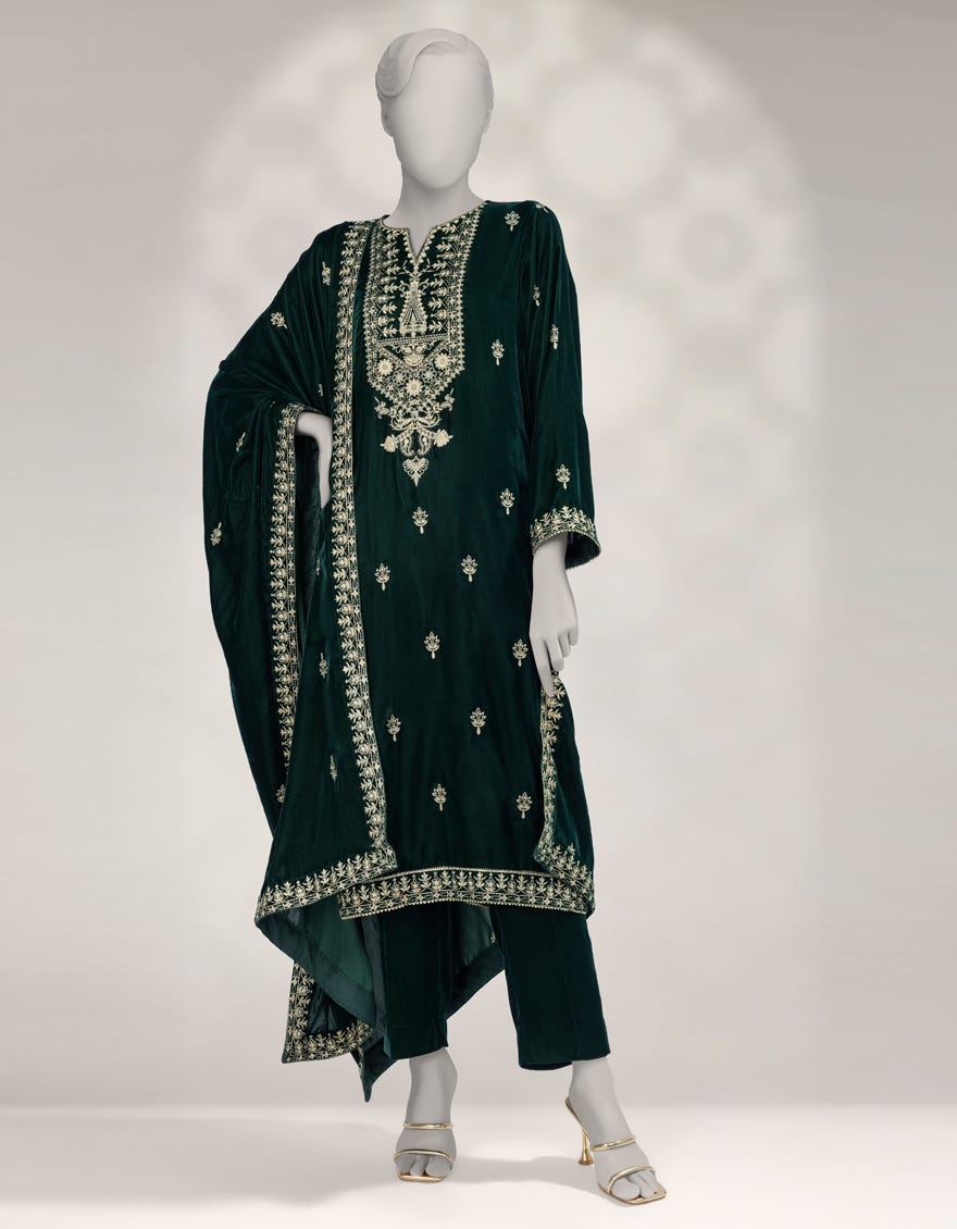 green-velvet-embroidered-unstitched-3pc-jlu253626u