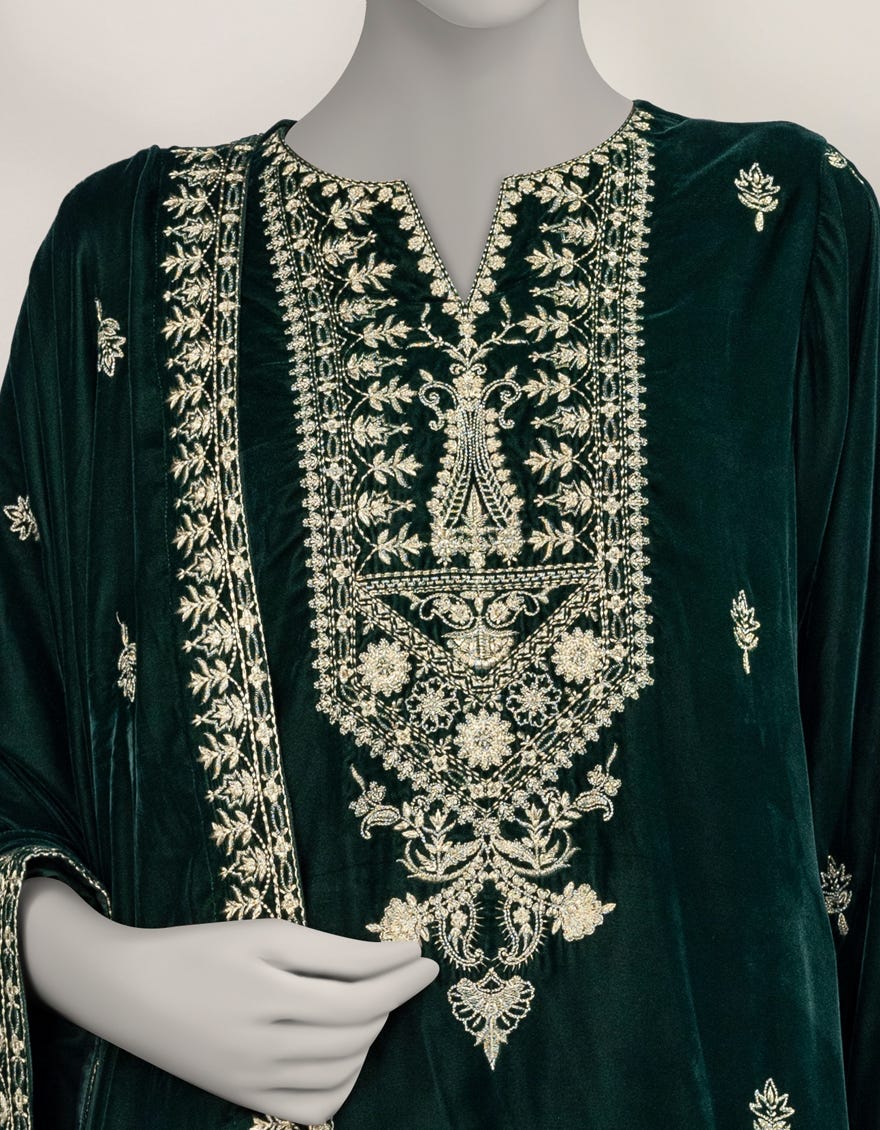 green-velvet-embroidered-unstitched-3pc-jlu253626u