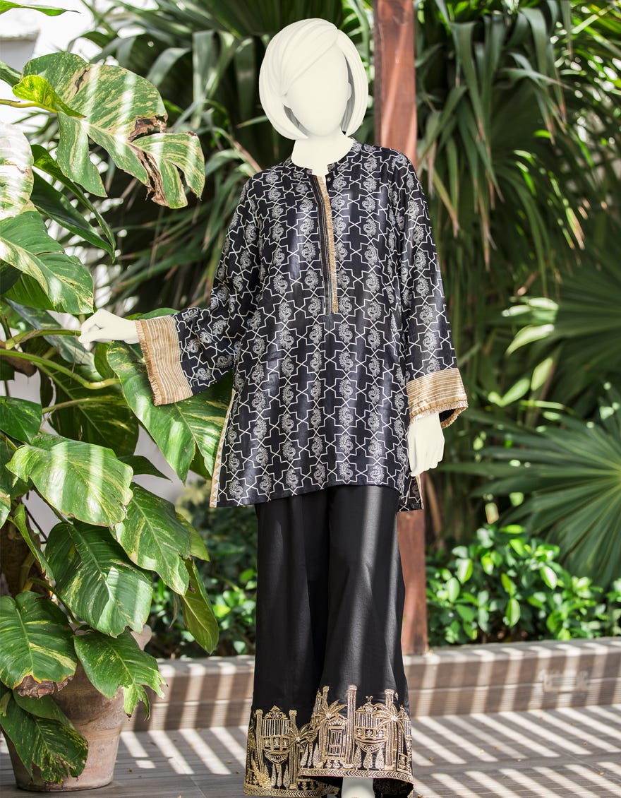 jgk-s-ygtl-409-19-fb-b&w-peacock