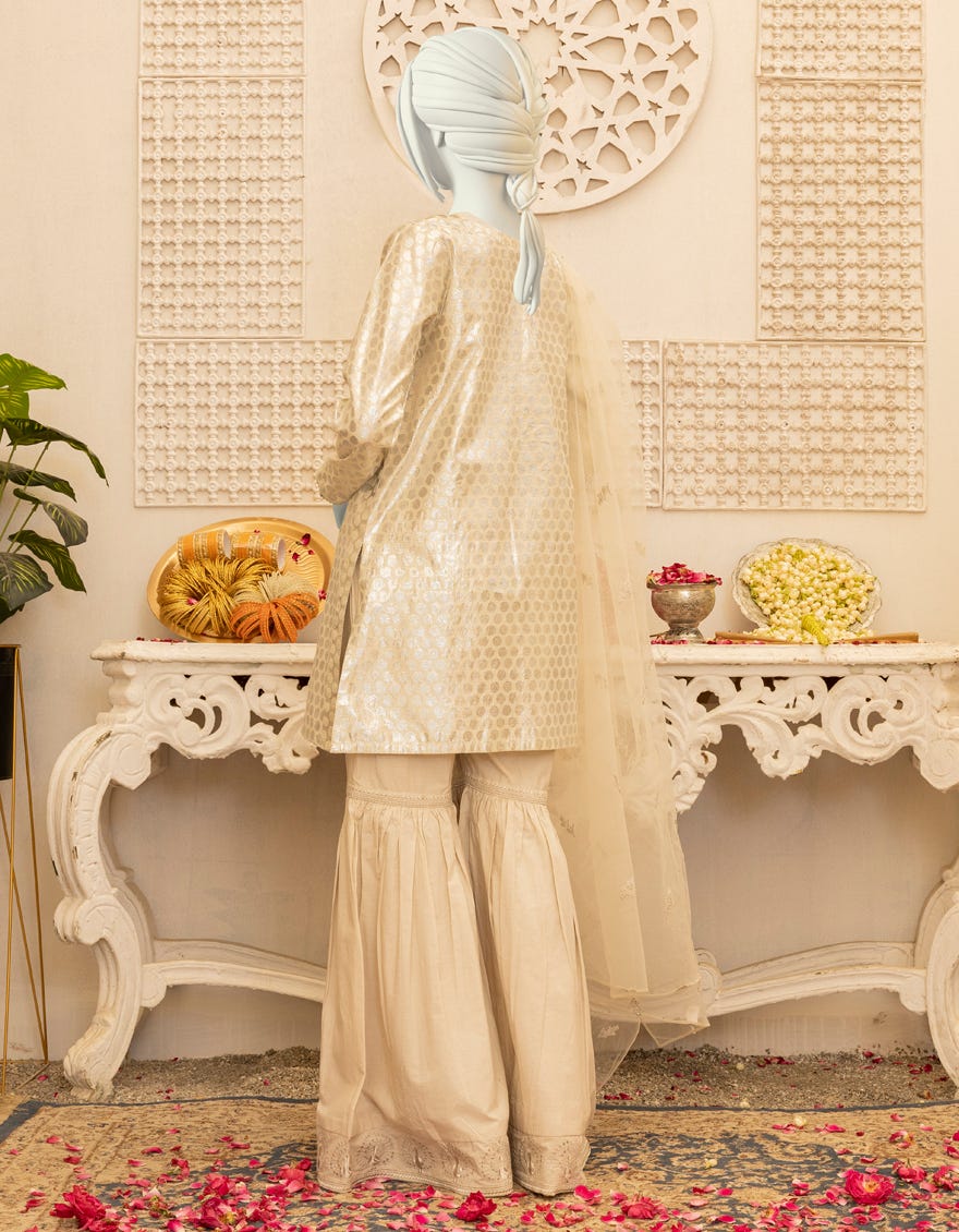 JGK-YGTL-S-624-22 FB/Amaya