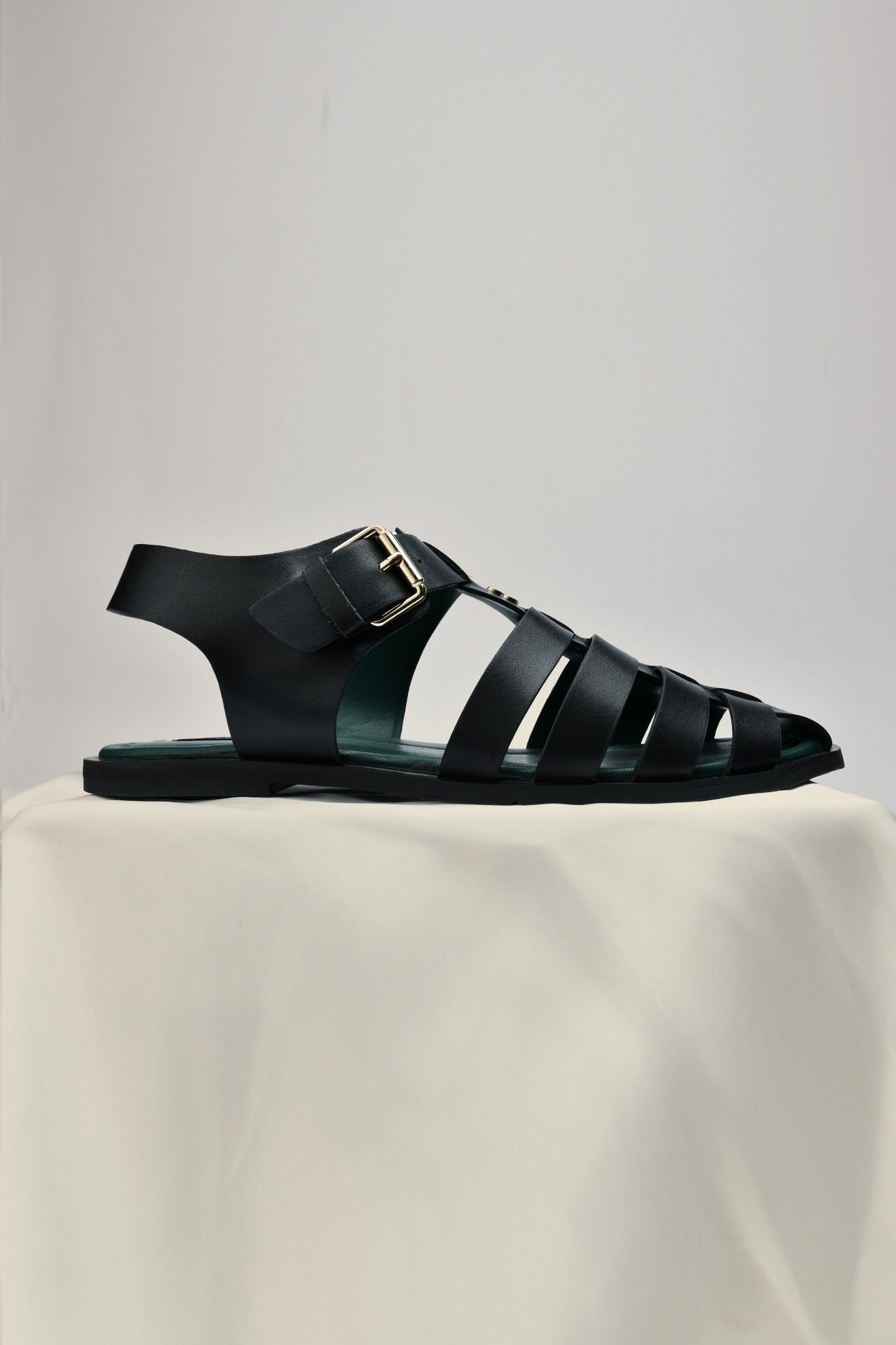 castle-black-men-sandals