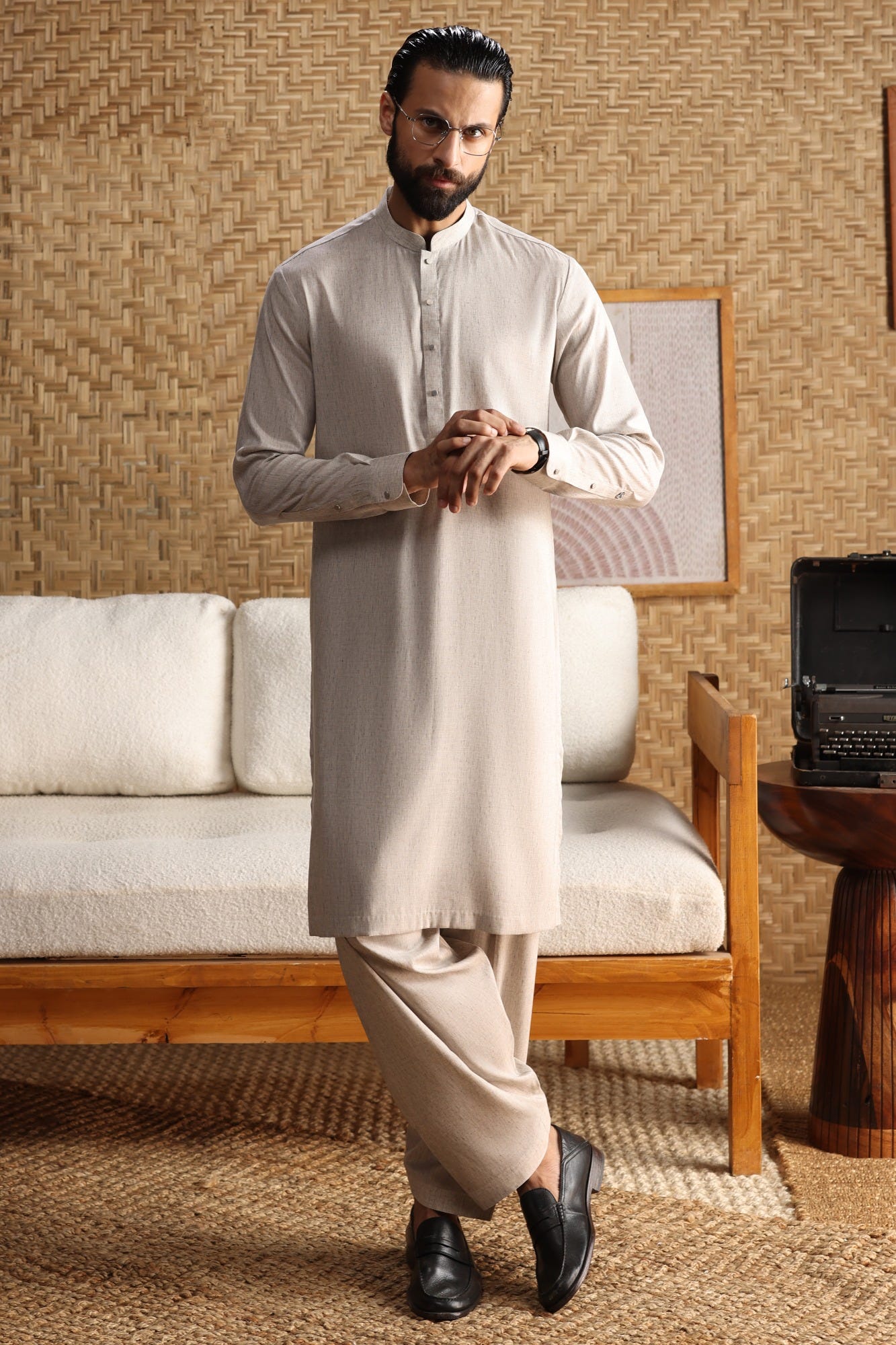 LA-PAZ - ASH WHITE EXCLUSIVE KAMEEZ SHALWAR
