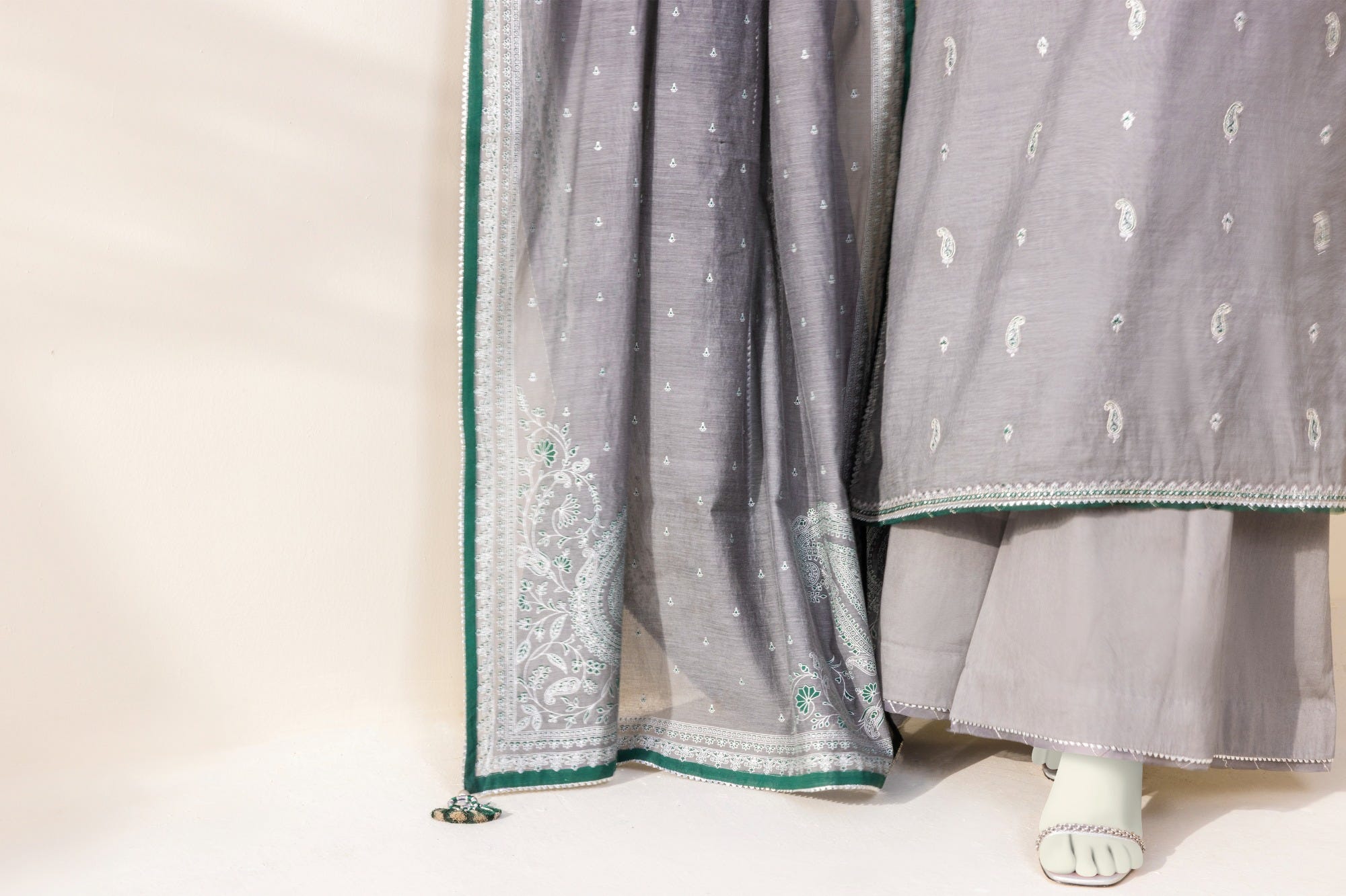 CCW-3PSU-S-22-028 Kashmiri Booti