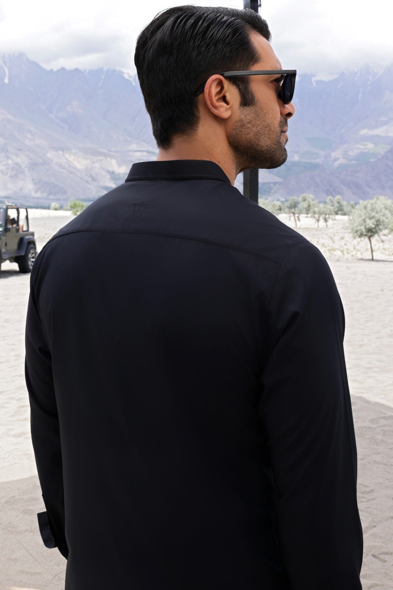 HUNGARY - BLACK BLENDED KAMEEZ SHALWAR