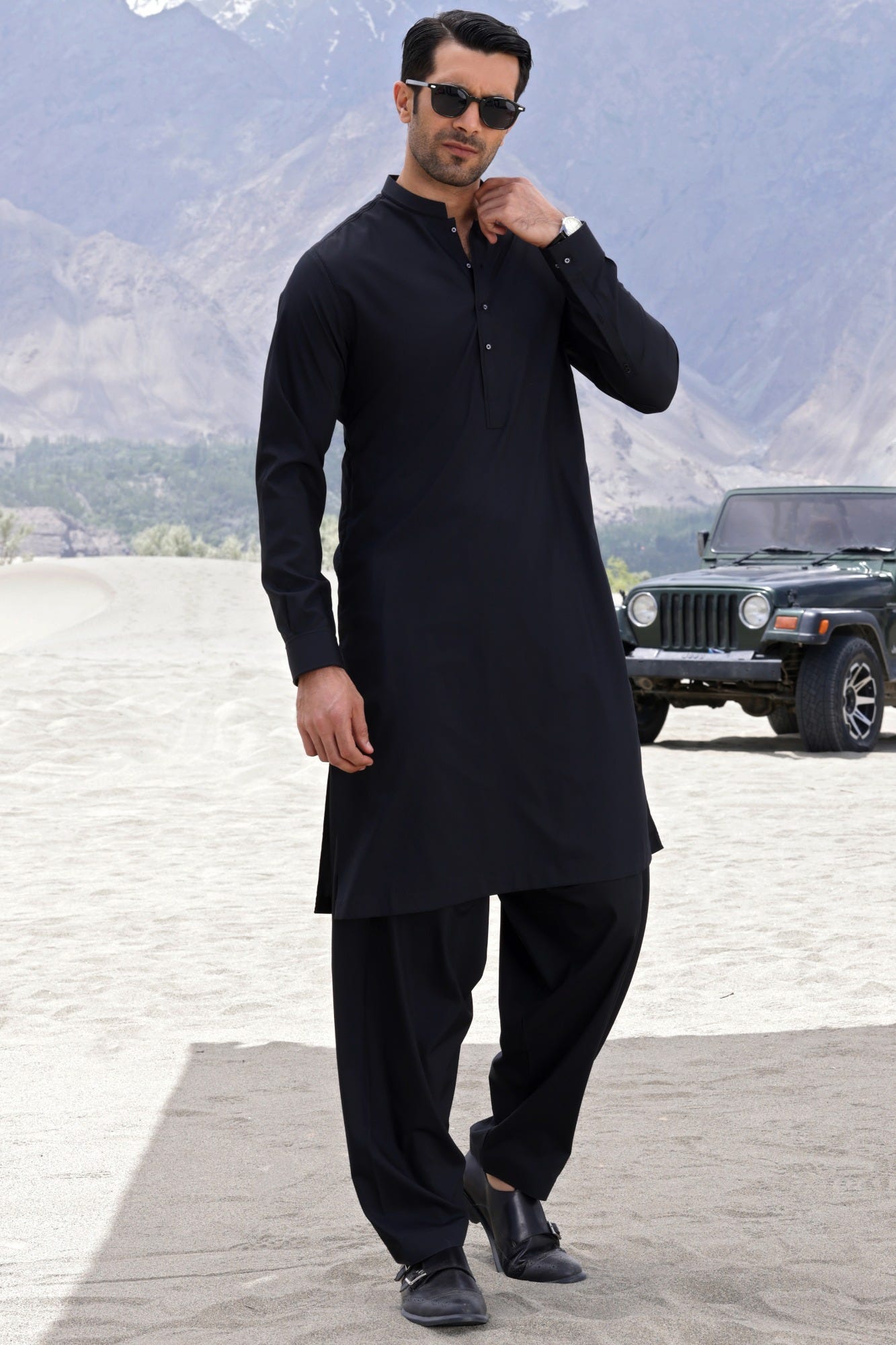 HUNGARY - BLACK BLENDED KAMEEZ SHALWAR
