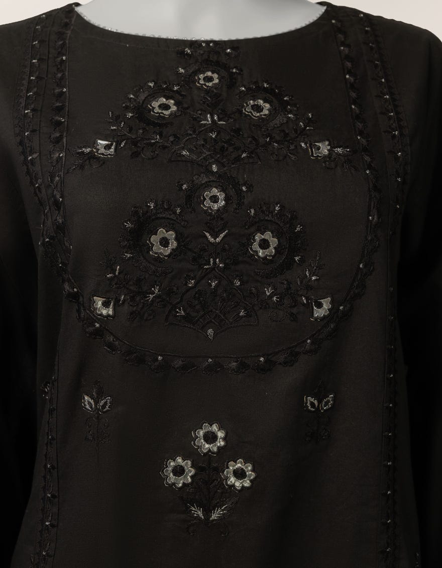 black-lawn-embroidered-stitched-2pc-jds261280s