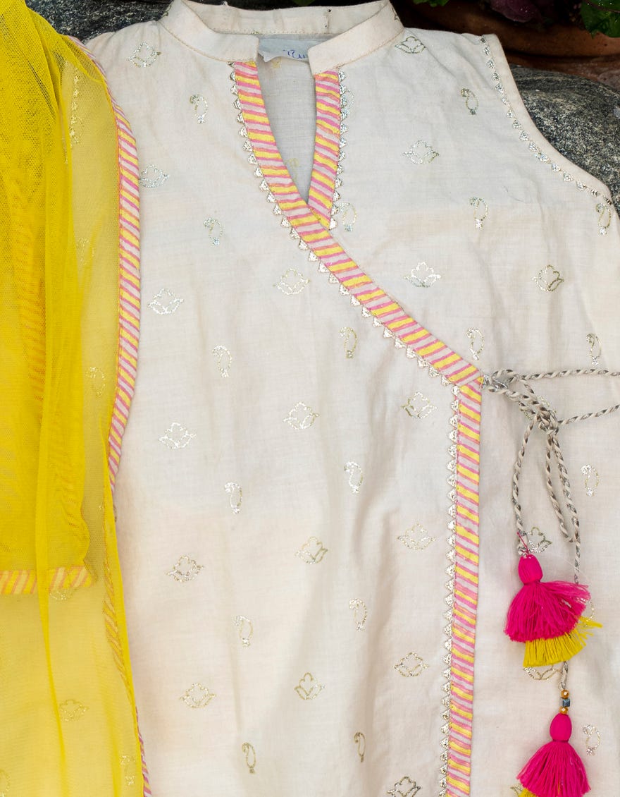 off-white-lawn-infant-girl-3pc-jik-s-jgin-23-057