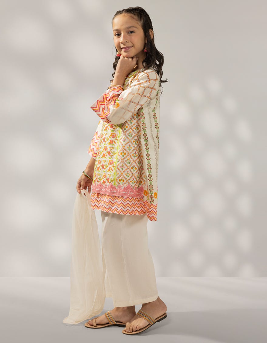 off-white-cambric-embroidered-3pc-stitched-jgp251610s