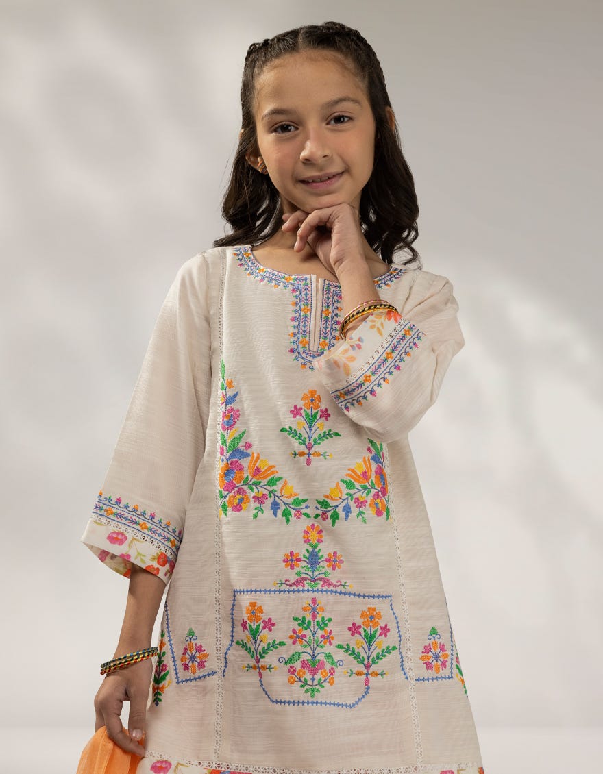 off-white-khaddar-embroidered-3pc-stitched-jgp251618s