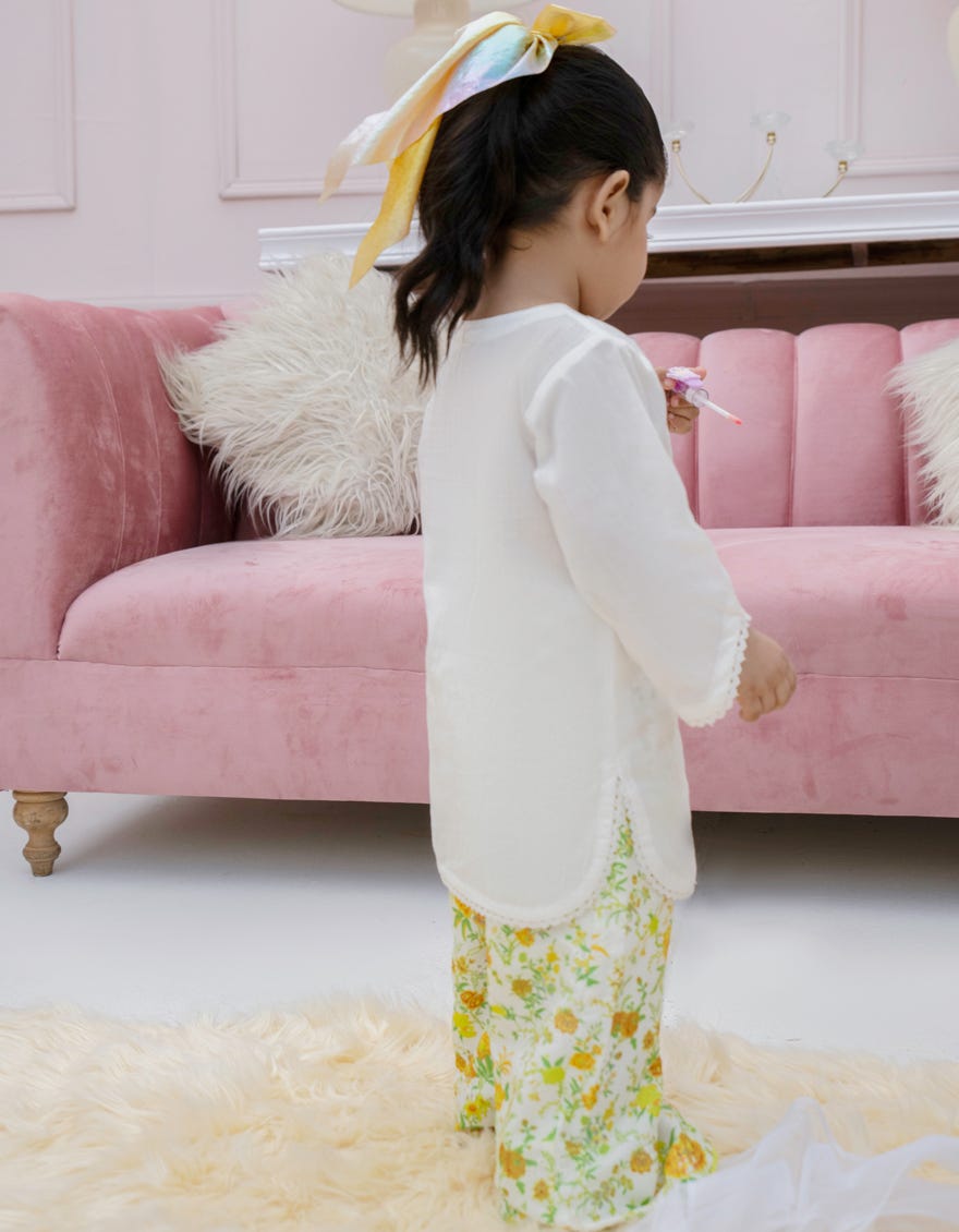 WHITE LAWN DYED 3PC STITCHED