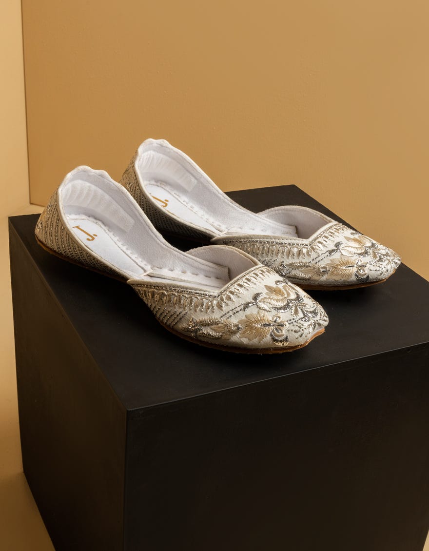 WHITE KHUSSA | JJ-LKH-25-344