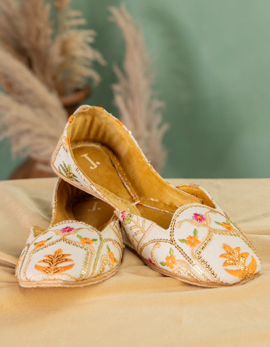 OFF WHITE SEMI-FORMAL KHUSSA