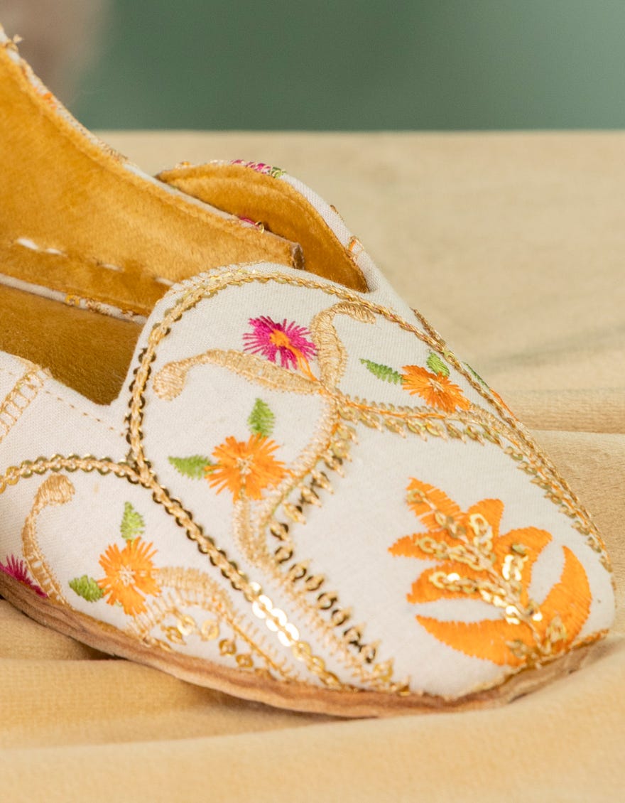 OFF WHITE SEMI-FORMAL KHUSSA