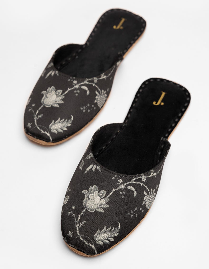 BLACK SILK SEMI-FORMAL KHUSSA