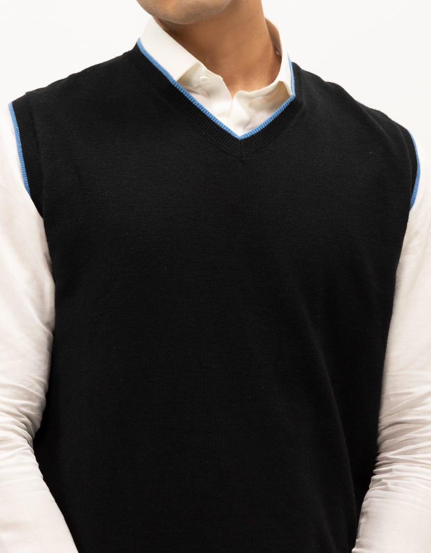 leo-black-sleevless-v-neck-sweater-jjswt0041