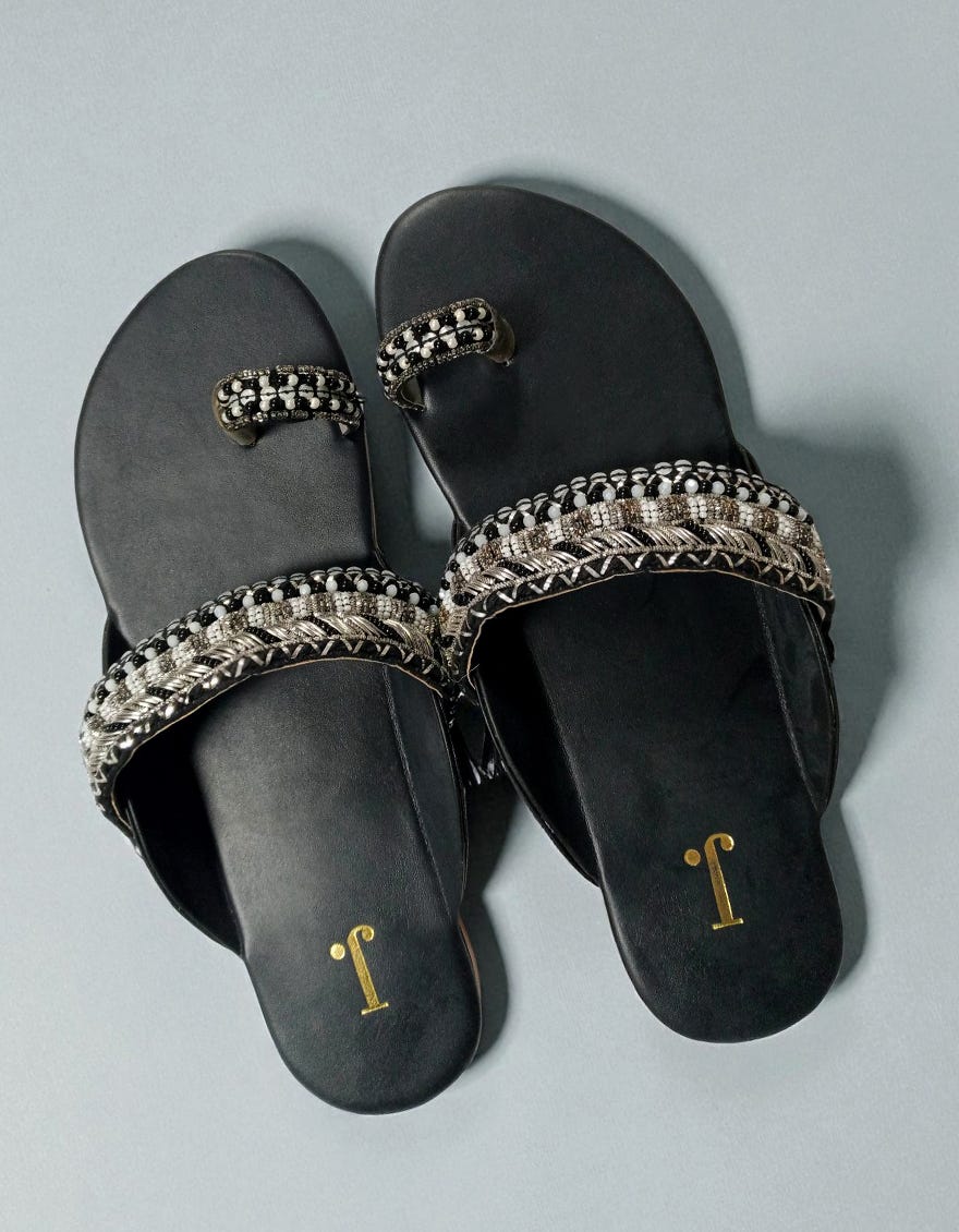 black-chappal-jlfwc-23-024