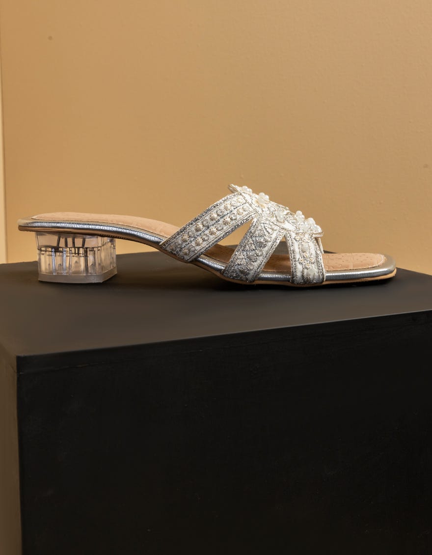 WHITE CHAPPAL | JLFWC-25-1281