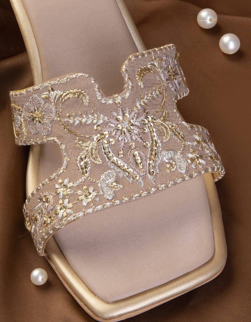 BEIGE SEMI FORMAL CHAPPAL