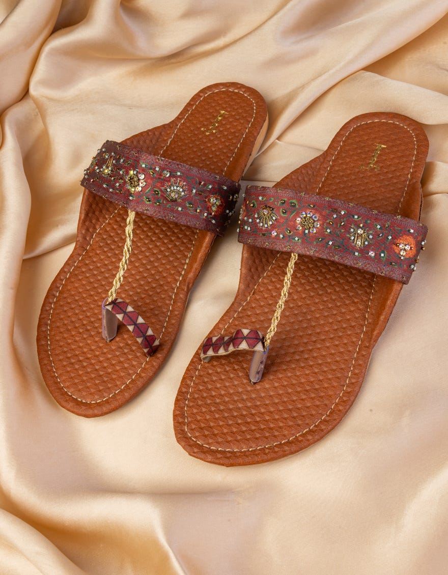 MAROON KOLHAPURI CHAPPAL