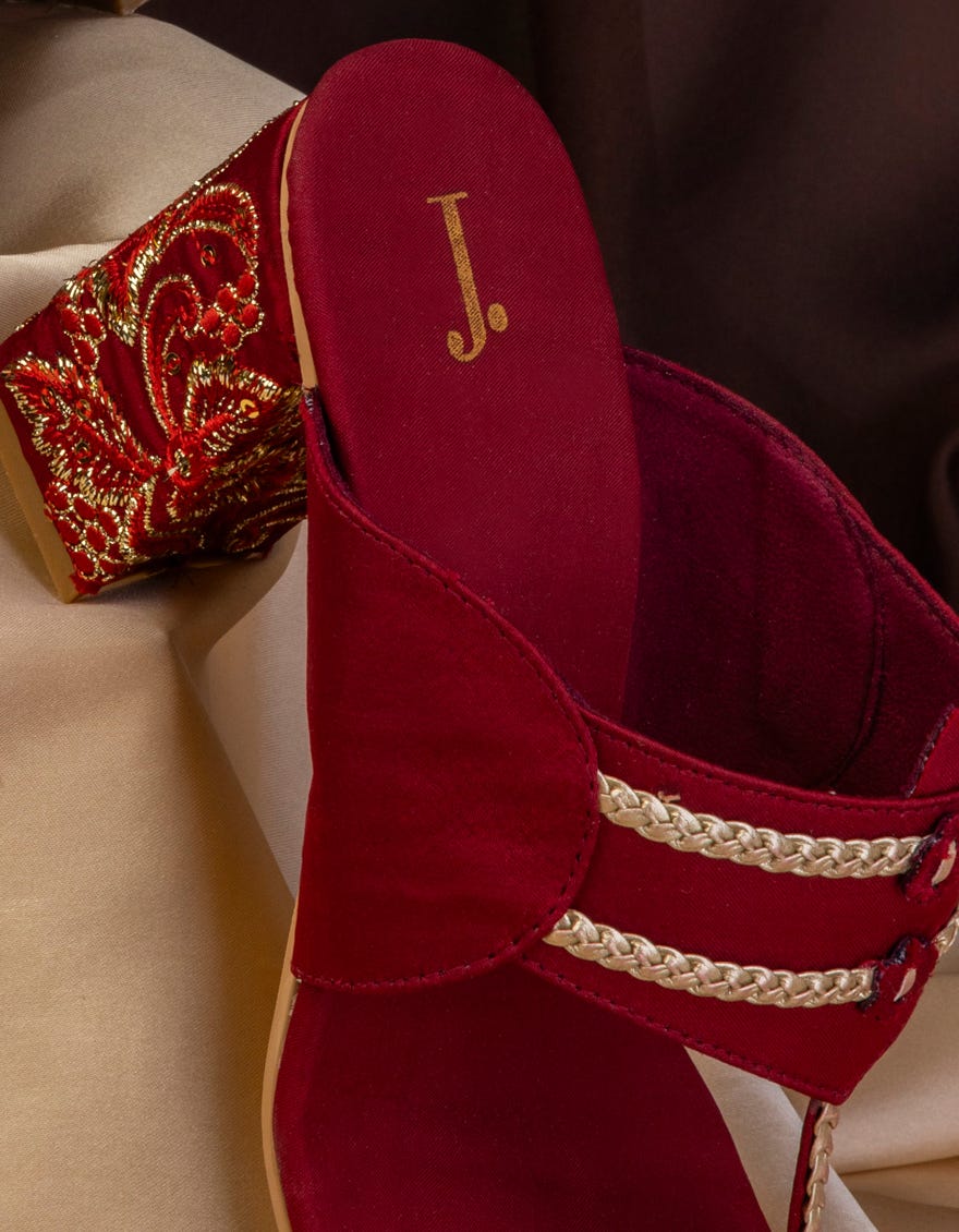 RED SEMI-FORMAL CHAPPAL