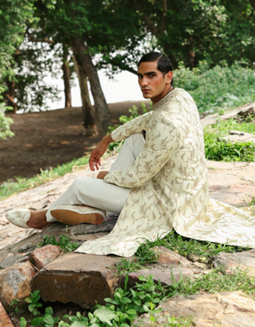 cream-gold-sherwani-jjsw594