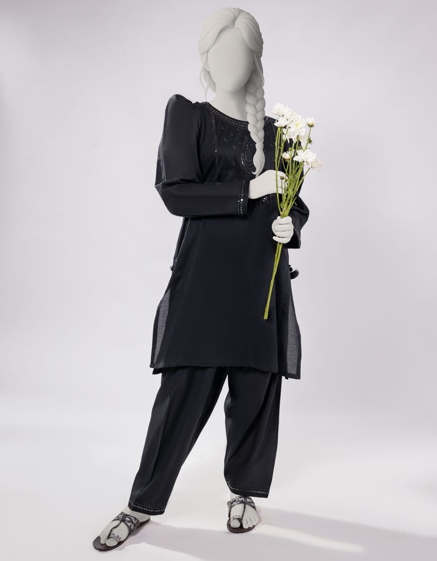 black-lawn-embroidered-2pc-jtst25461s