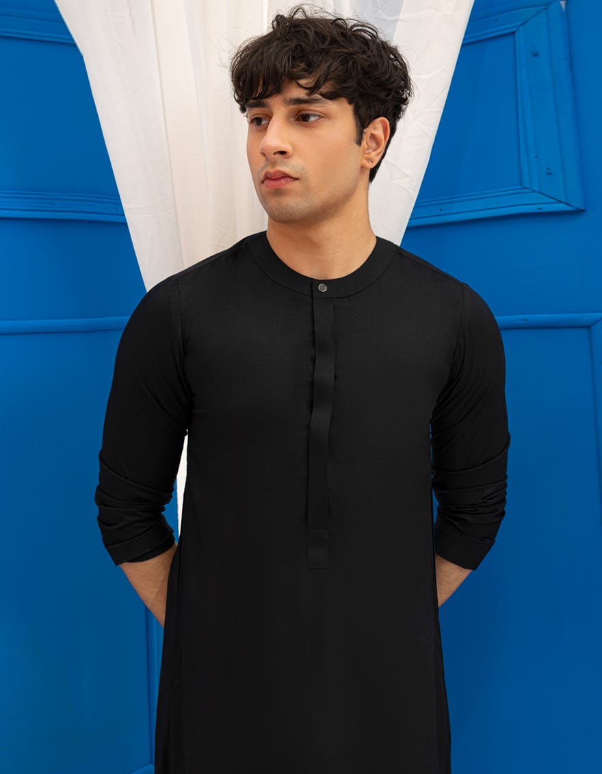 BLACK PLAIN JUBBA
