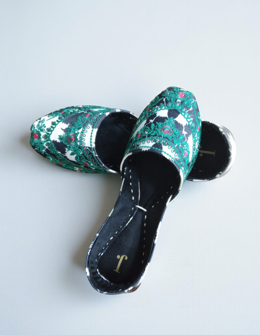 BLACK-WHITE KHUSSA | JJ-LKH-24-323