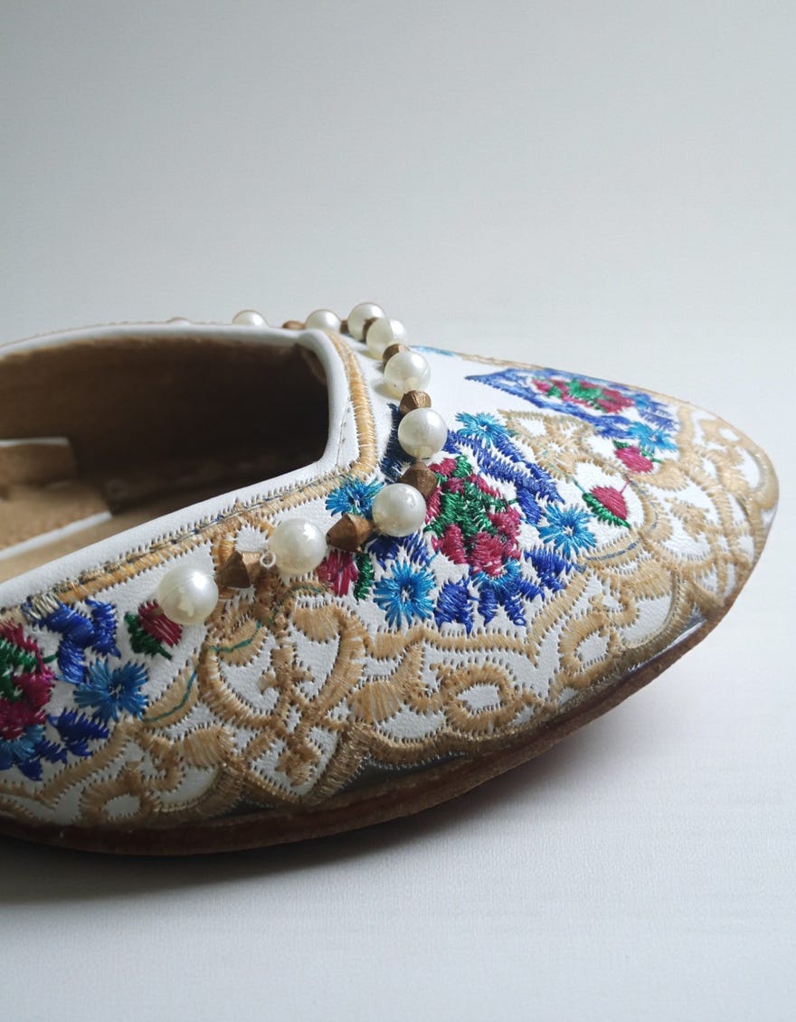 WHITE KHUSSA | JJ-LKH-24-324