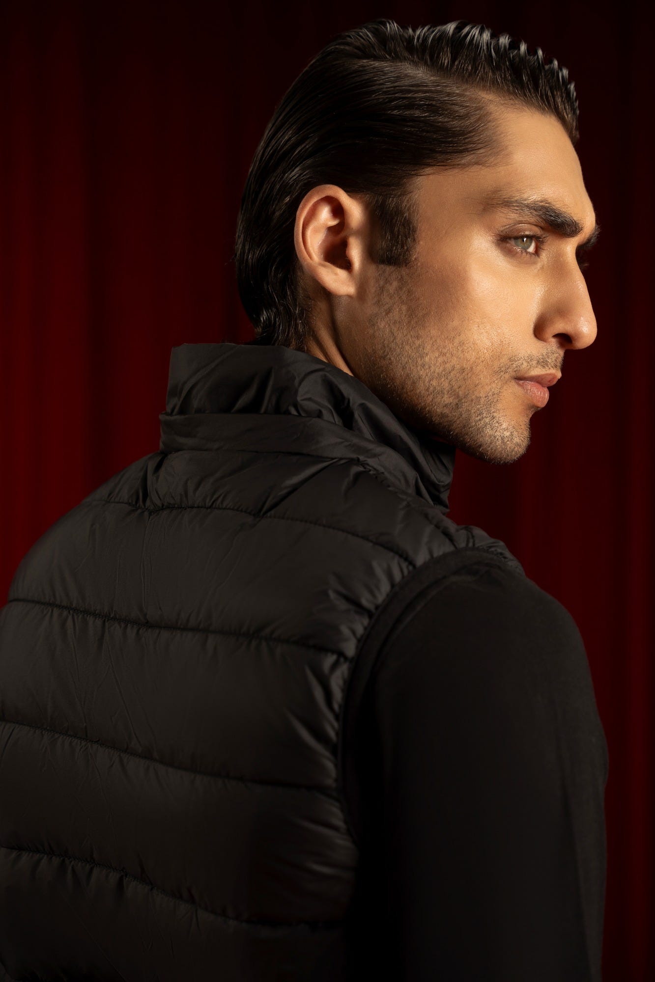 BLACK SLEEVELESS WINTER JACKET | CC-SWT-0027