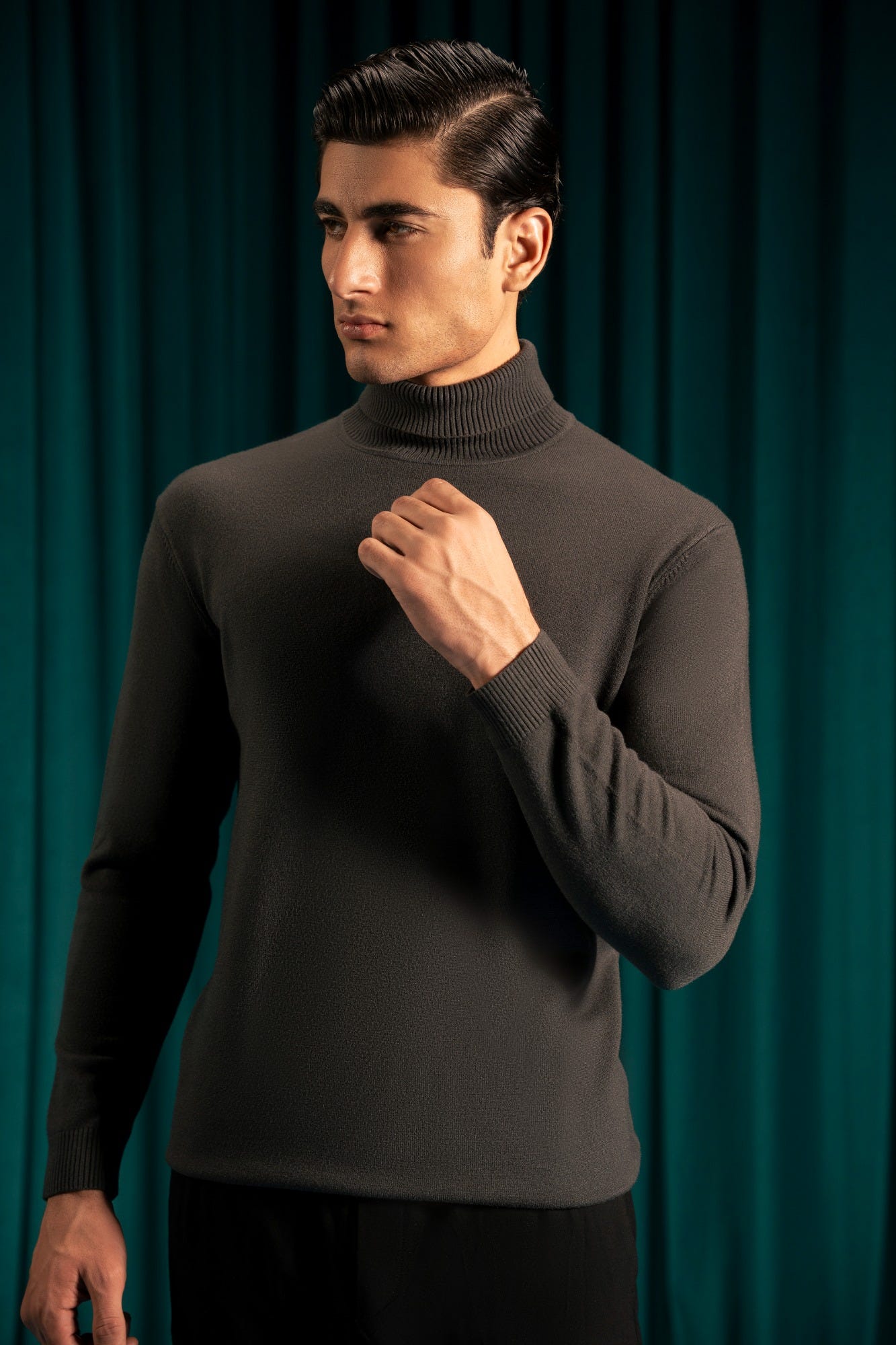 FOREST TURTLENECK SWEATER | CC-SWT-0034