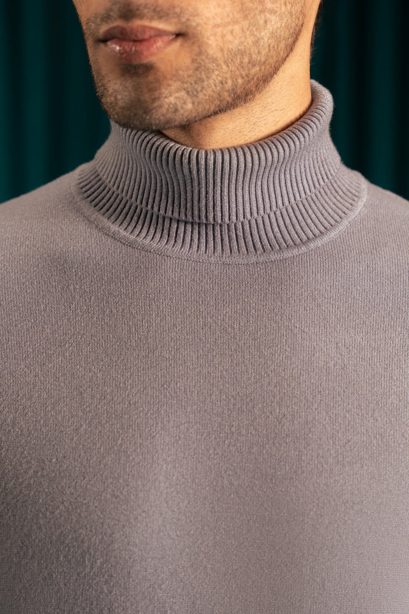LIGHT GREY TURTLENECK SWEATER | CC-SWT-0036