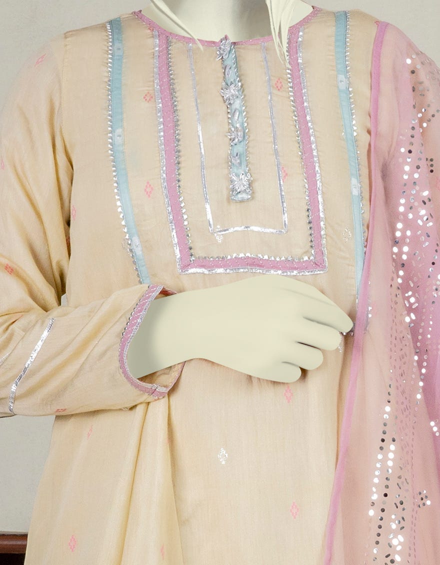 JGK-YGTL-S-636-22 FB/Noor Bano