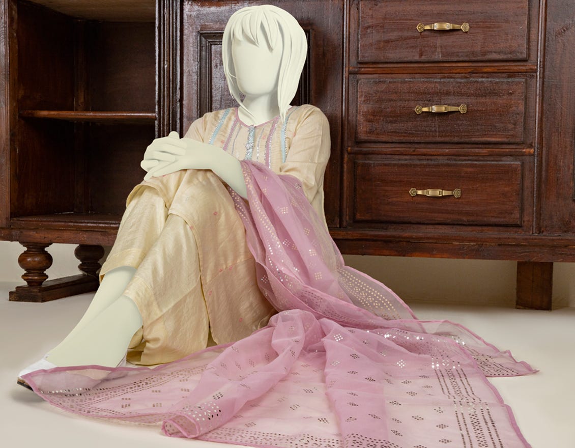 JGK-YGTL-S-636-22 FB/Noor Bano